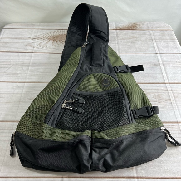 EBags Black and Green Sling Backpack - Picture 1 of 5